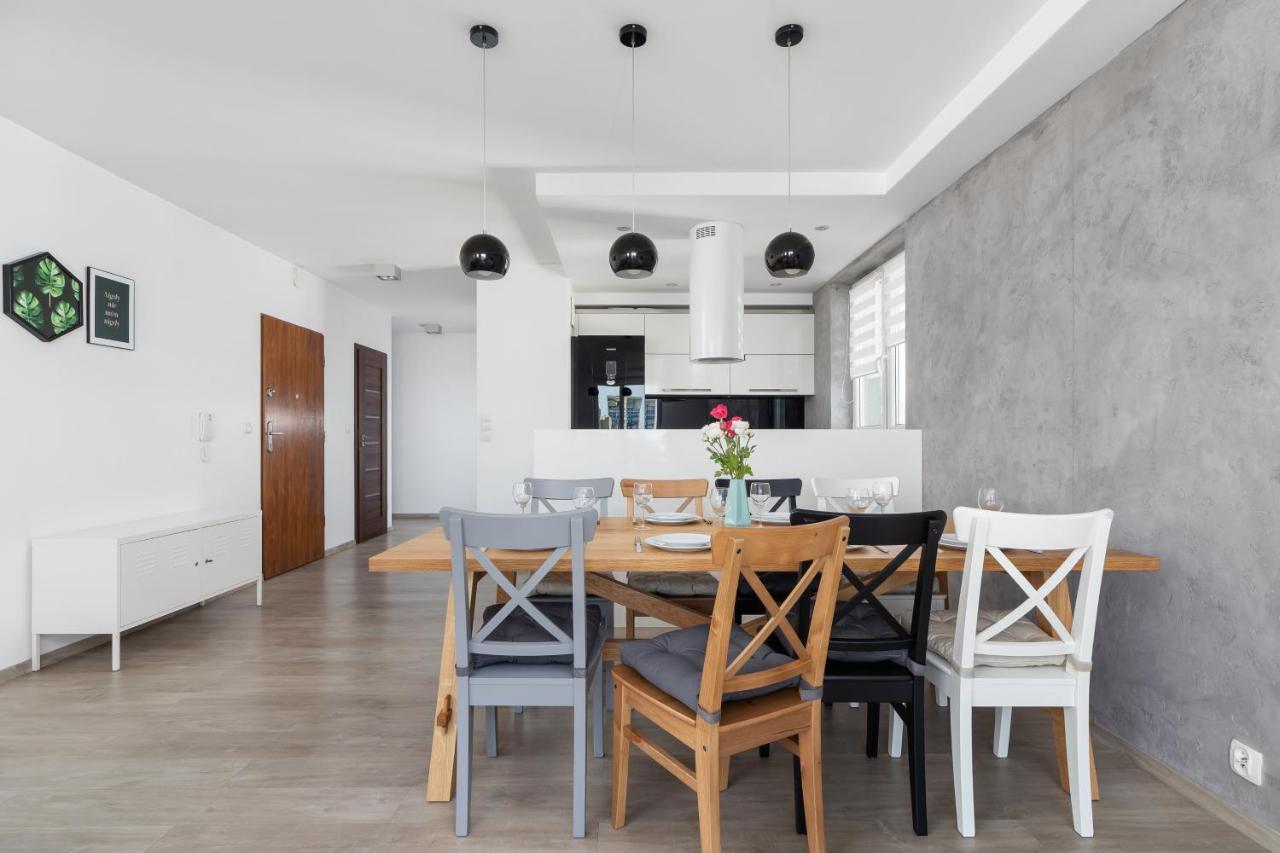 Avia Apartment Three Bedroom Two Balcony Ac & Parking By Noclegi Renters Красков Екстериор снимка