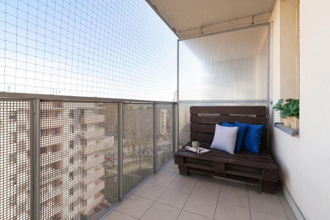Avia Apartment Three Bedroom Two Balcony Ac & Parking By Noclegi Renters Красков Екстериор снимка