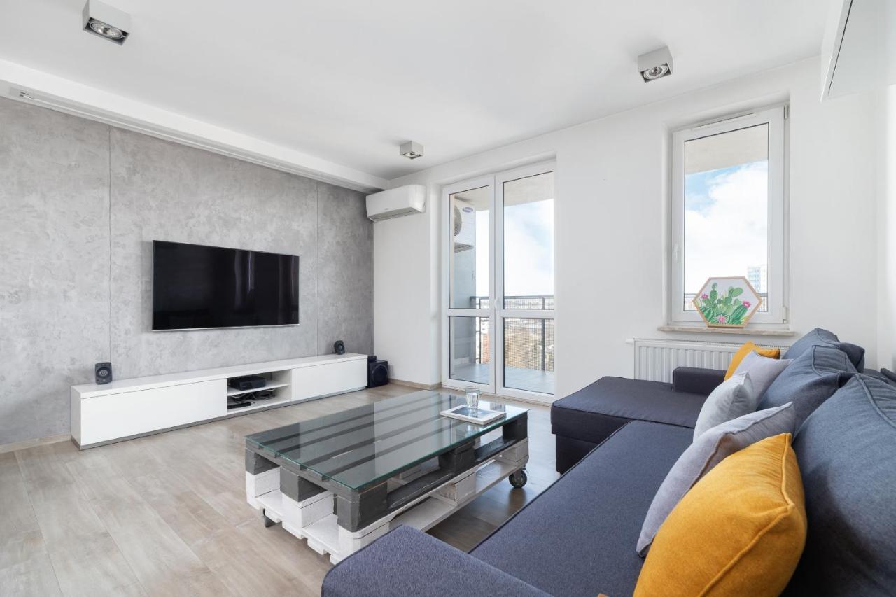 Avia Apartment Three Bedroom Two Balcony Ac & Parking By Noclegi Renters Красков Екстериор снимка
