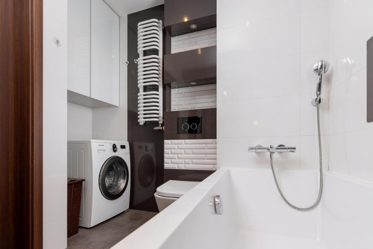 Avia Apartment Three Bedroom Two Balcony Ac & Parking By Noclegi Renters Красков Екстериор снимка