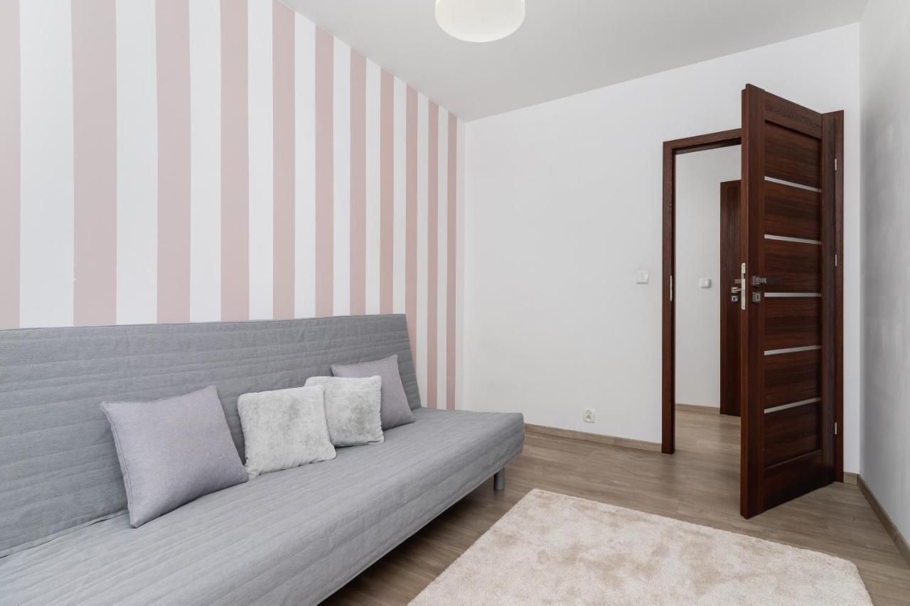 Avia Apartment Three Bedroom Two Balcony Ac & Parking By Noclegi Renters Красков Екстериор снимка