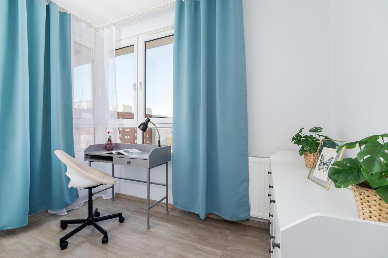 Avia Apartment Three Bedroom Two Balcony Ac & Parking By Noclegi Renters Красков Екстериор снимка
